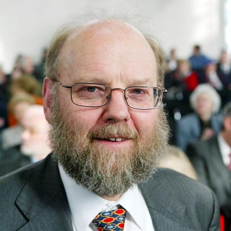 Ian Wilmut, a British scientist who led the team that cloned Dolly the Sheep, dies at age 79